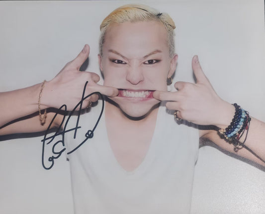 BIGBANG G-Dragon Autograph 8X10 Photo AUTOGRAPHSPACE COA - Premium AUTOGRAPHED from AUTOGRAPHSPACE - Just $119! Shop now at AUTOGRAPHSPACE