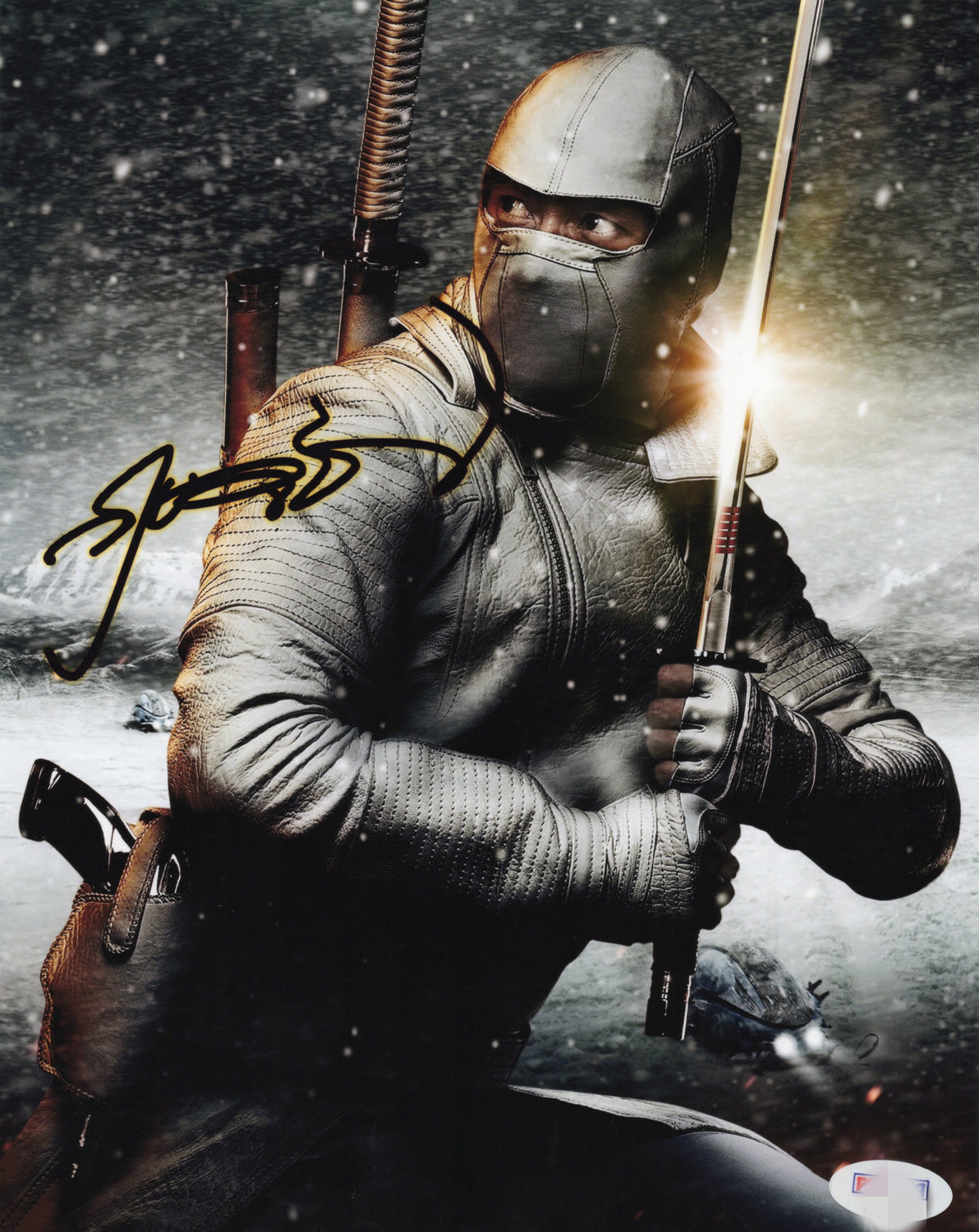 Lee Byung-hun Autograph 8X10 Photo PSADNA COA - Premium Autographs from Autographspace - Just $200.00! Shop now at Autographspace